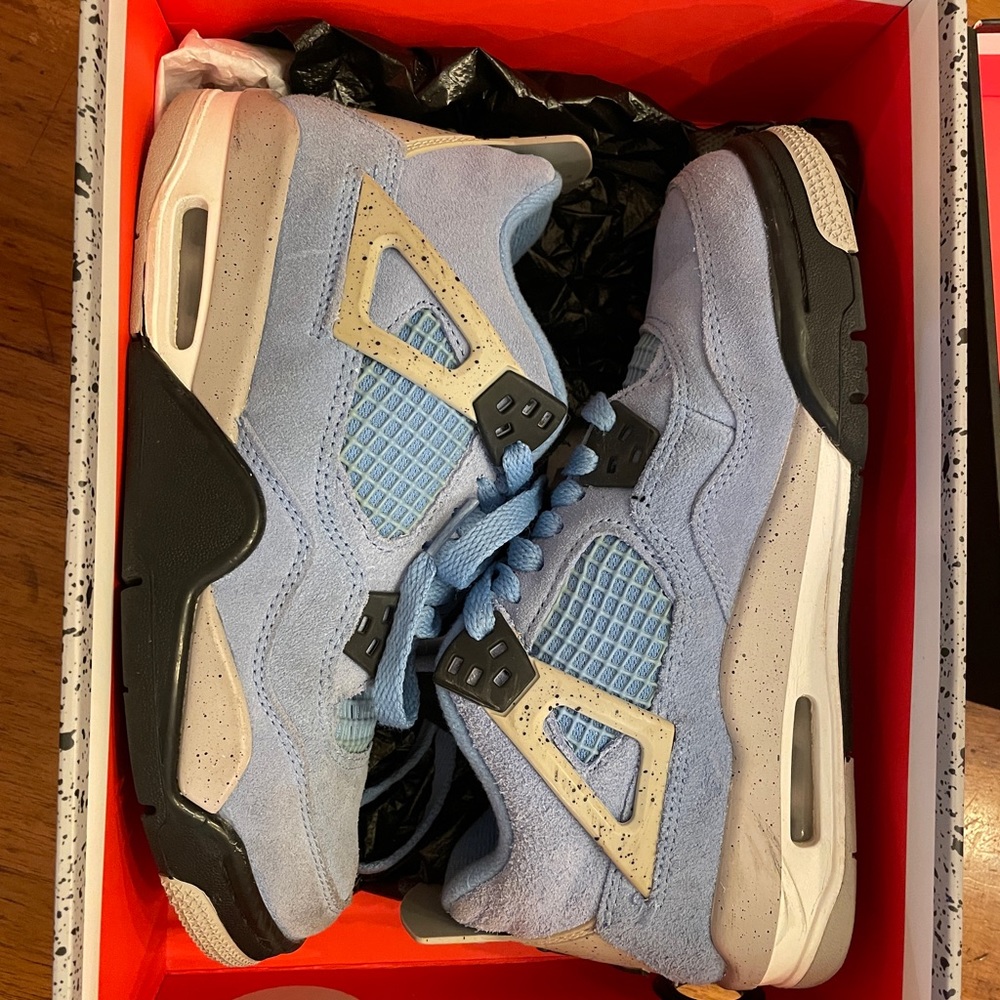 Jordan 4 UNC